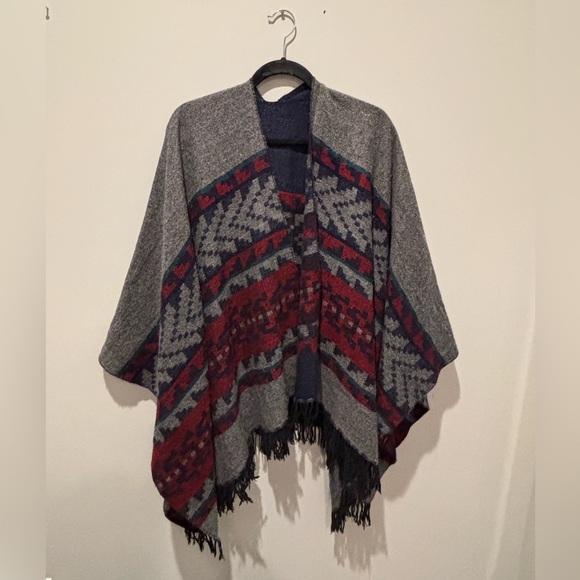 Gorgeous reversible shawl / poncho made in Turkey - Picture 7 of 8